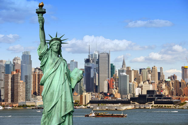 Director de Aduanas se reúne con empresas de enví­os en Nueva York en busca de soluciones para la diáspora.
