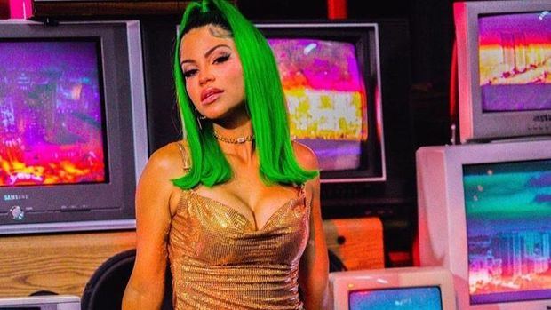 Natti Natasha estrena el video de 'Noches en Miami' a pedido de sus fans.