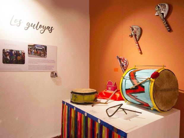 El Centro Cultural Banreservas abrió su sala de exposición Ada Balcácer, para acoger más de 80 instrumentos musicales e iniciar la muestra “¡Fiesta, Fiesta!, viaje por la territorialidad musical dominicana”. 
