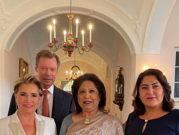 El Gran Duque Henri y la Gran Duquesa Maria Teresa de Luxemburgo, junto a la representante especial Pramila Patten y la activista afgana Chékeba Hachemi.