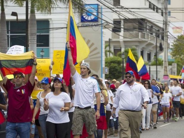 Inauguran exposición fotográica sobre venezolanos tras amenazas de boicot.