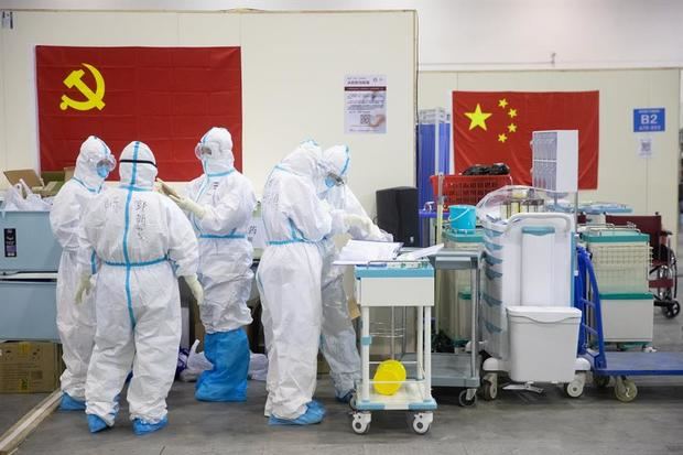 China eleva a 1.868 los muertos y a 72.436 los infectados por COVID-19.