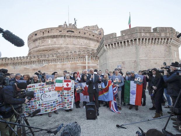 Imagen de archivo de una manifestación en apoyo a las víctimas de abusos sexuales en el Castillo de Sant Angelo en Roma, Italia.