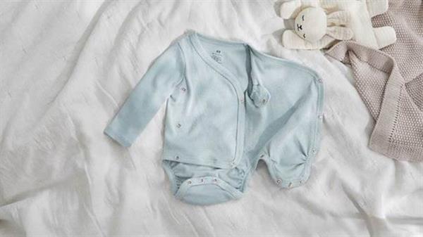 H&M lanza al mercado diseños extensibles que se adaptan al crecimiento del bebé,