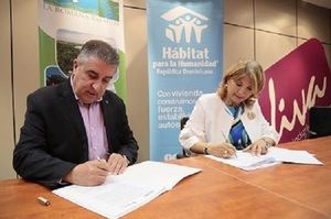 Hoteleros La Romana-Bayahibe y Hábitat para la Humanidad RD firman acuerdo