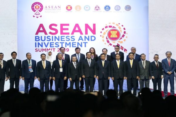 La cumbre de ASEAN arranca con el foco centrado en un megatratado comercial.