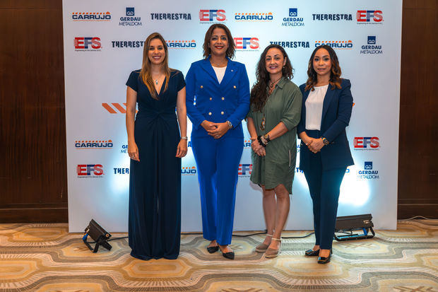 Annerys Meléndez, Yanawalka Roa, María Isabel Serrano y Nicauris García, panelistas de ¨Mujeres de acero¨.