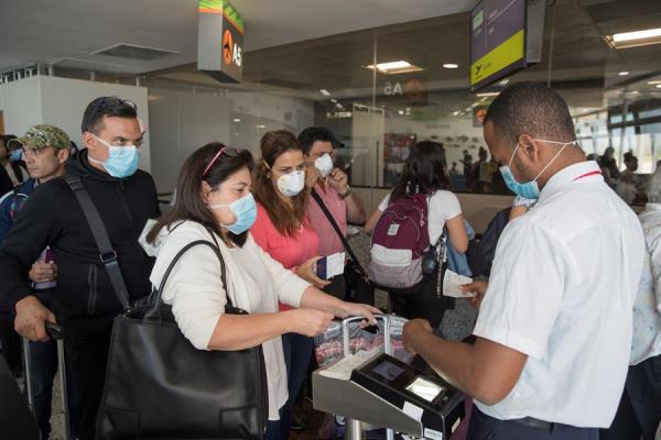 Las autoridades sanitarias dominicanas informaron este viernes de seis nuevos casos de coronavirus confirmados en el país, con lo cual ya son once los pacientes que han dado positivo a las pruebas realizadas por esta enfermedad..