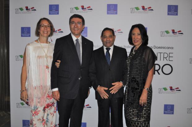 Andrea Canepari, embajador Roberto Canepari, Mariano Germán y Rhina Bodden.