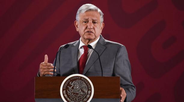 El presidente de México, Andrés Manuel López Obrador, habla durante una rueda de prensa hoy, viernes 31 de mayo de 2019, en el Palacio Nacional de Ciudad de México.