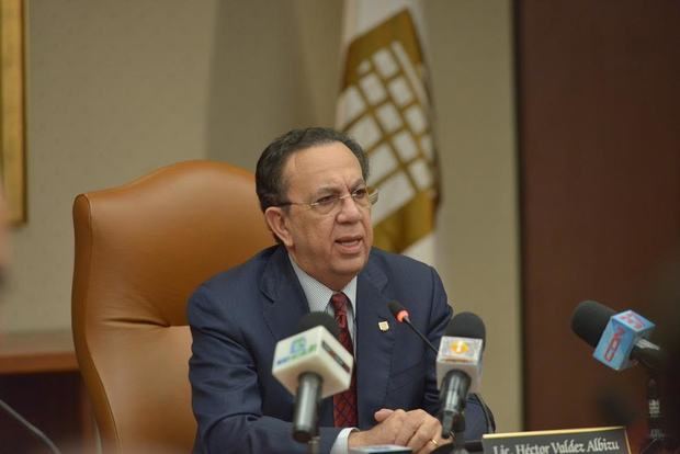 Gobernador del Banco Central de la República Dominicana, Héctor Manuel Valdez Albizu.