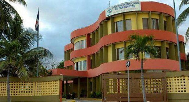 Colegio Dominicano de Periodistas (CDP) solicitó este miércoles al Gobierno incluir al sector periodístico en los programas de asistencia social.