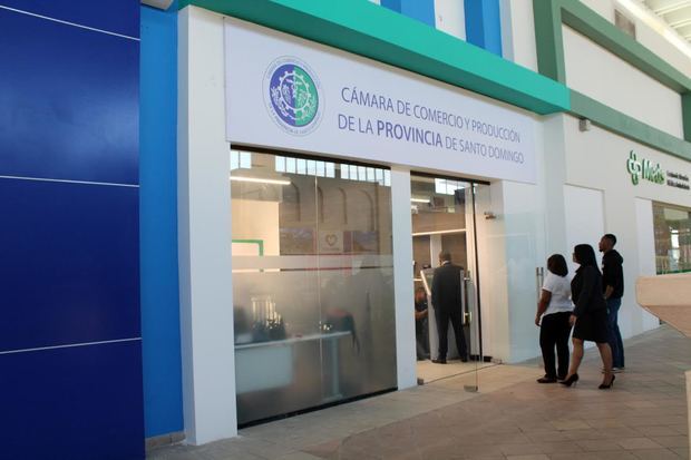 Fachada de la Cámara de Comercio y Producción de la Provincia Santo Domingo.