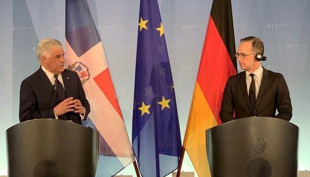 El ministro de Relaciones Exteriores Miguel Vargas y su homólogo alemán Heiko Maas. 