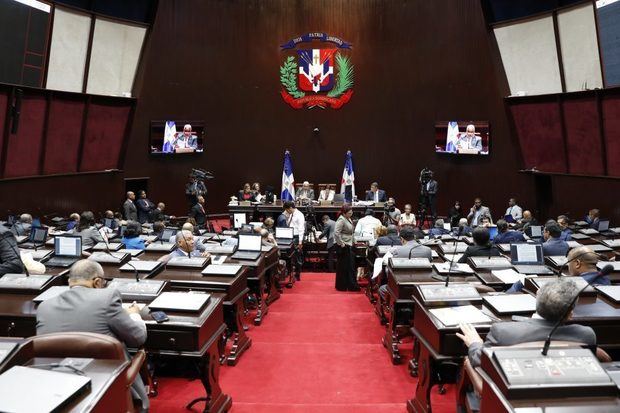 La Cámara de Diputados cumplió este martes una semana de bloqueo, en un contexto de tensión generada por los intentos de impulsar una reforma de la Constitución.