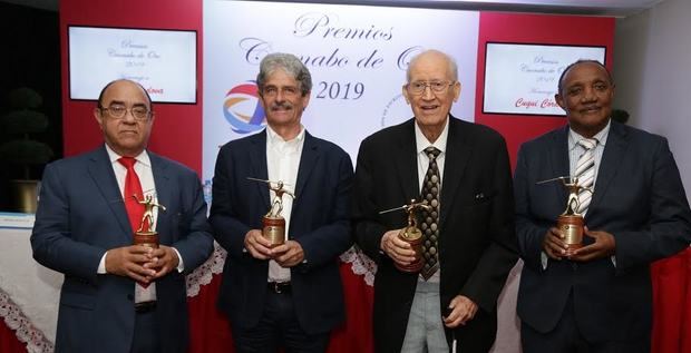 Los cuatro galardonados de los Premios Caonabo de Oro 2019: Manuel Quiterio Cedeño, Jean Michel Caroit, don Cuqui Córdova y el poeta nacional Mateo Morrison.