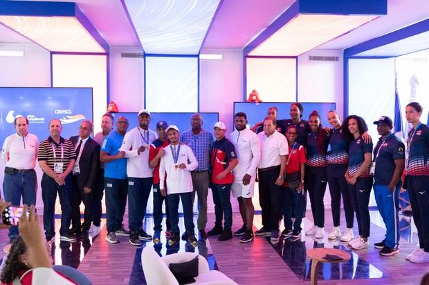 Atletas olímpicos y miembros de la delegación dominicana que participó en los
Juegos Olímpicos de París 2024.