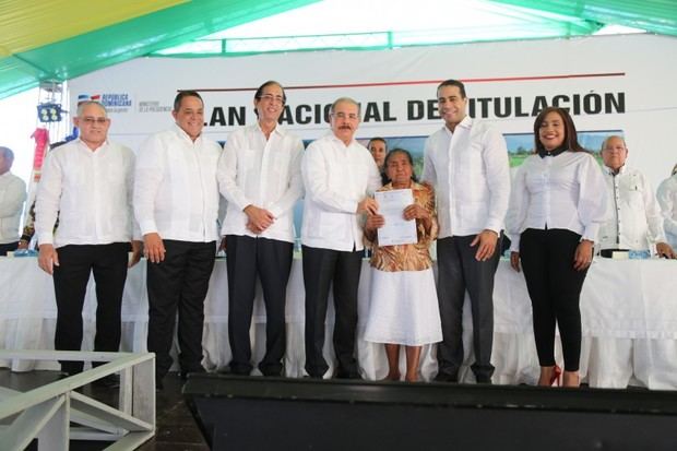 Danilo Medina realiza visita a Montecristi. 