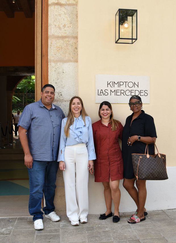 Denny Valentín, Marta Amengual, Lizanne Corporán y Noemí De Valentín.