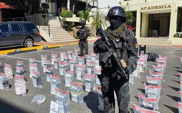 Decomisan 500 paquetes de presunta cocaí­na en vivienda de Los Cacicazgos.