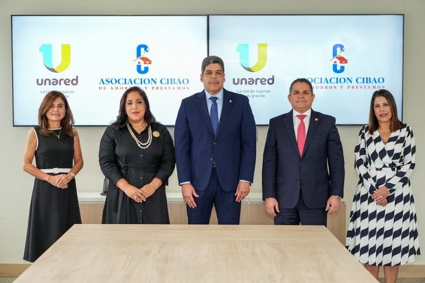 Rebeca Meléndez, Karina Bretón, José Luis Ventura, Kelvin Fernández y Ninoska Suárez.