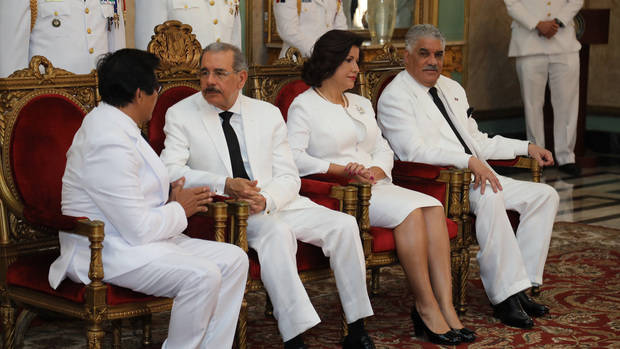 El presidente Danilo Medina recibió hoy las credenciales de cuatro nuevos embajadores acreditados en el país, en ceremonia oficial realizada en el salón de Embajadores del Palacio Nacional.