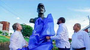 Efemérides Patrias y Alcaldía de El Seibo inauguran busto de Antonio Duvergé y plaza patriótica