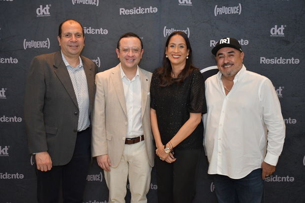 Efraín Medina, Mario Flores, Kary Colón y Alan Vera Vázquez.