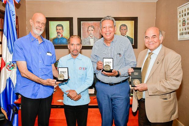 Rafael Calderón Efres, Juan Pablo Uribe, Luis Marte Matos y Pelegrín Castillo.