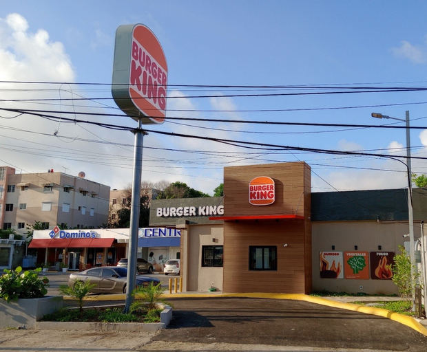 Fachada del Food  Truck del  restaurante Burger King # 22, ubicado en el Centro Comercial JJ González.