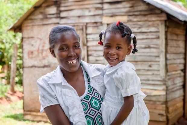 Beneficiados del proyecto de BRA sobre nutrición materno-infantil en República Dominicana.