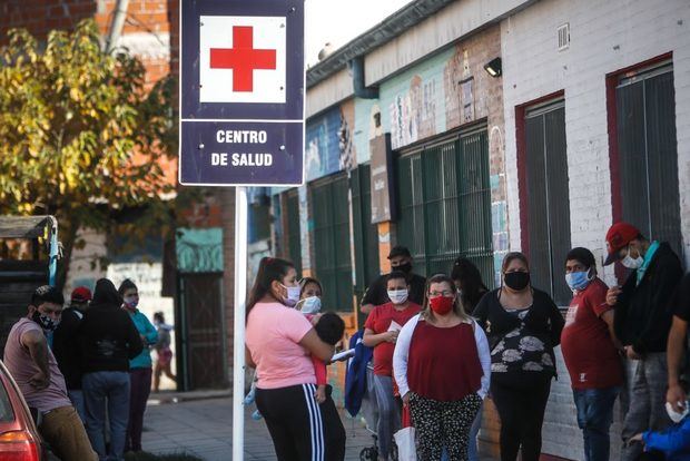 Argentina sufre su peor día de la pandemia con 4,250 casos y 82 muertes más.