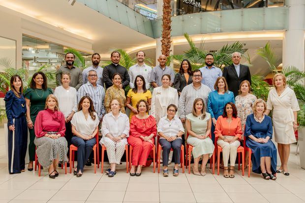 Integrantes de las 24 fundaciones que han participado en estos 10 años del Árbol de la Esperanza.