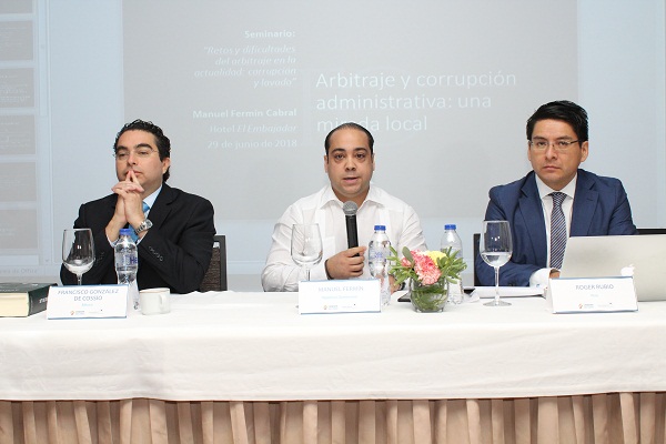  Francisco González de Cossio, México_ Manuel Fermín Cabral, República Dominicana y Roger Rubio, Perú