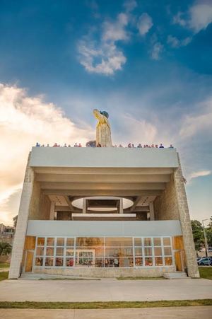 Remozamiento monumento a Fray Antonio de Montesinos.