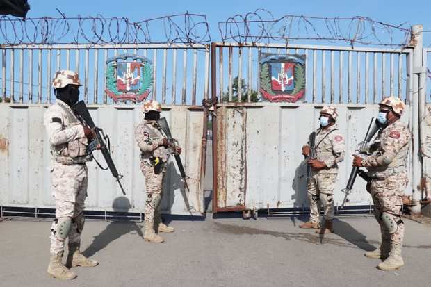 R.Dominicana despliega militares en la frontera con Haití­ tras secuestro.