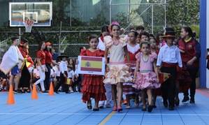 Saint George School reafirma su diversidad cultural, alberga estudiantes de 45 naciones