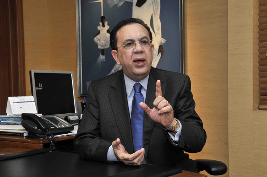 Gobernador del Banco Central, Héctor Valdez Albizu. 