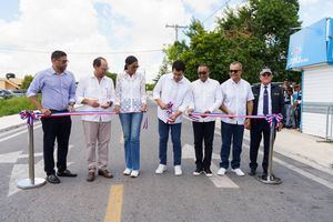 Ministro Collado inaugura reconstrucción calle Pastor Domingo de la Cruz, en Verón, Punta Cana