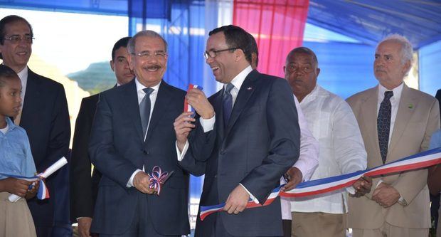 El presidente Danilo Medina y el ministro de Educación, Andrés Navarro. 