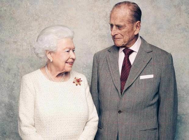 La reina Isabel II junto a su marido el príncipe Felipe.