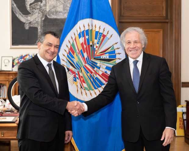 Presidente de la JCE,  junto al secretario general de la OEA, Luis Almagro.
