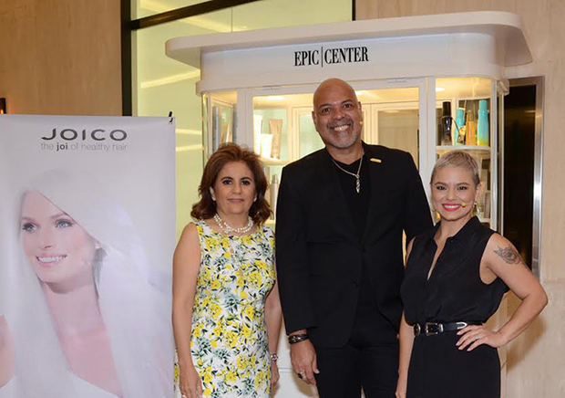 Xiomara Salas, Guillermo Flores y Deborah Camacho.