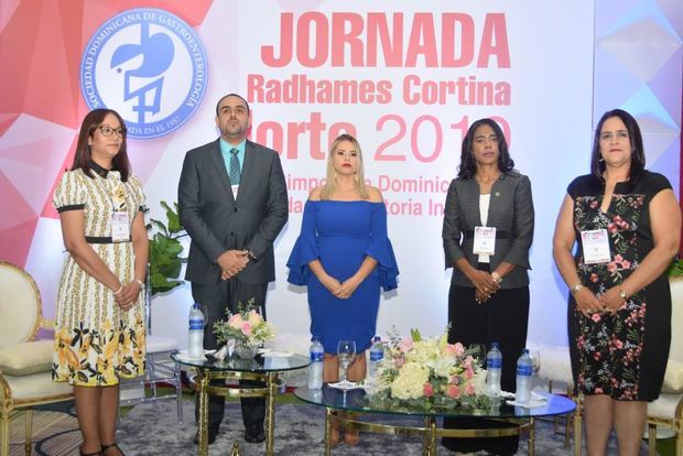 Miembros del trigésimo tercera versión del encuentro científico:  Jornada Radhamés Cortina, Norte, este año unido al II Simposio Dominicano de Enfermedad Inflamatoria Intestinal.