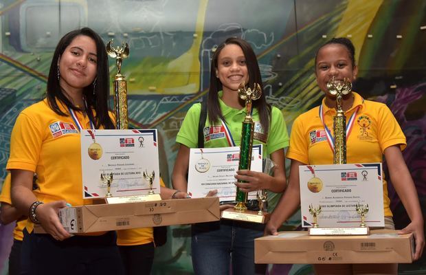 Ministerio de Educación (Minerd) premió a 36 estudiantes ganadores en los concursos de matemática, ortografía y lectura.