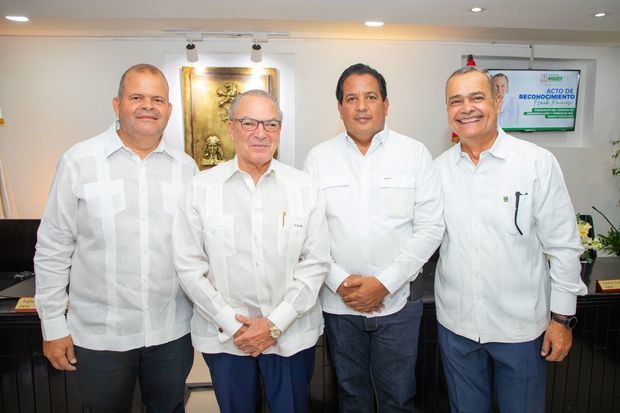 Juan Francisco Dalmasi, Frank Rainieri, Pablo Reinaldo Avila y Paul Beswick.