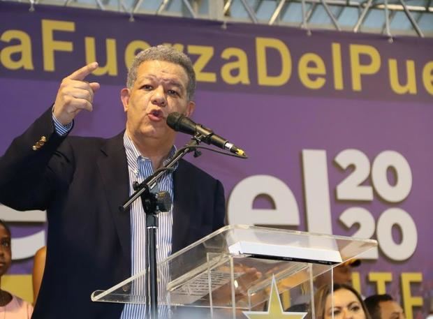 La Fuerza del Pueblo, el nuevo partido político del expresidente Leonel Fernández, recibió 200,000 solicitudes de afiliación en dos días, según informó este miércoles Bautista Rojas Gómez.