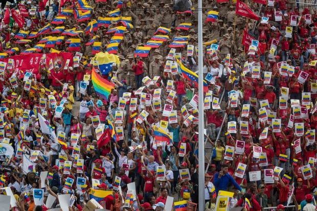 El presidente de Venezuela, Nicolás Maduro, apeló este fin de semana al fervor de sus seguidores más fieles en el marco de varias manifestaciones callejeras contra el bloqueo de bienes estatales venezolanos en Estados Unidos.