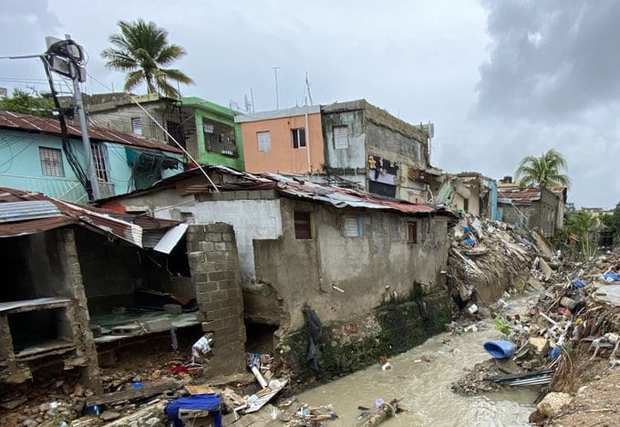 Más de mil personas evacuadas a causa de las lluvias en República Dominicana.