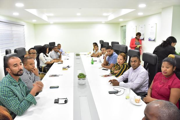 El Instituto Nacional de Formación y Capacitación Magisterial (INAFOCAM), realizó un encuentro con los docentes que participaron en el programa de formación “Teacher Capacity Building”.